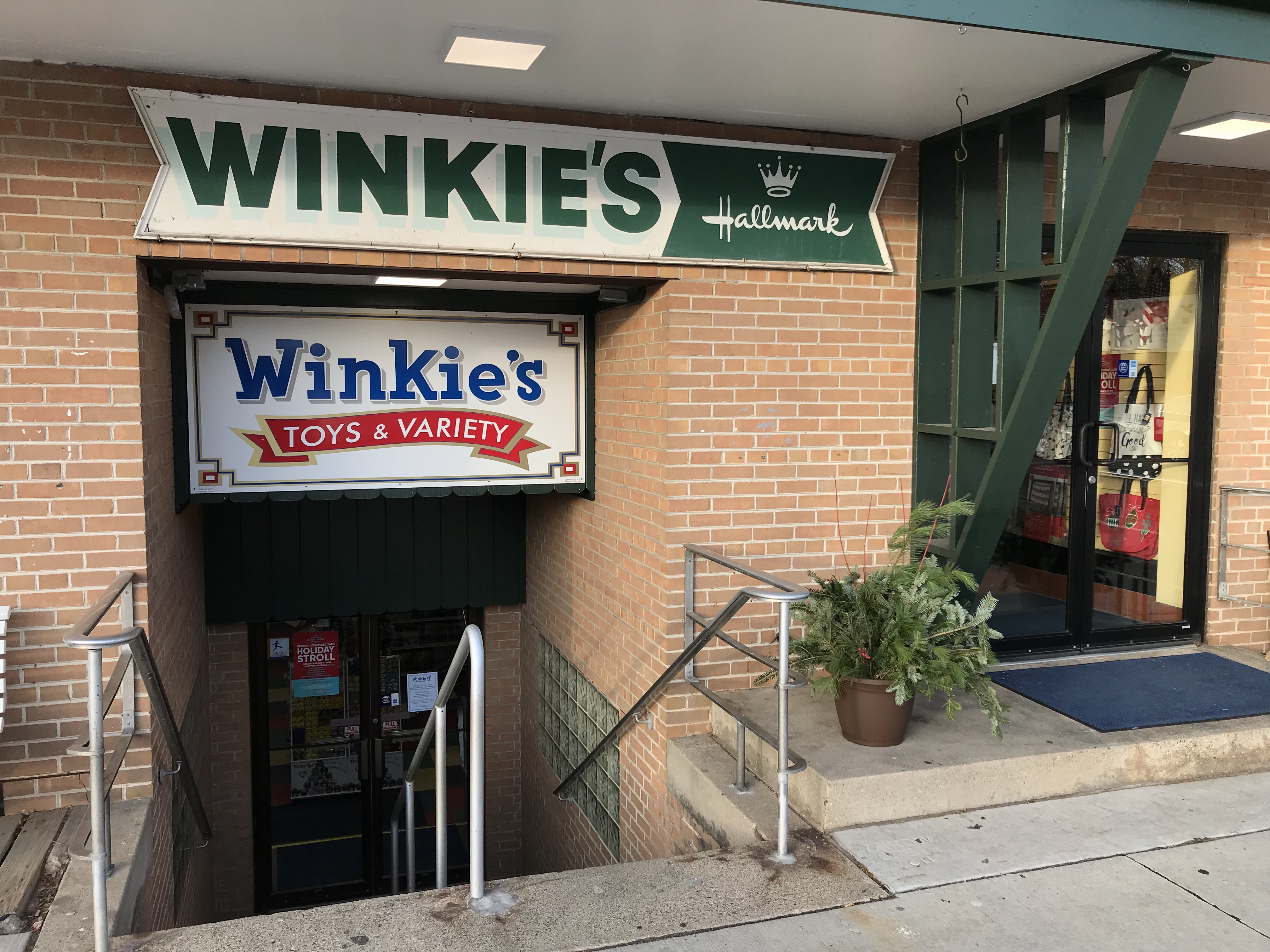 Winkie's Storefront